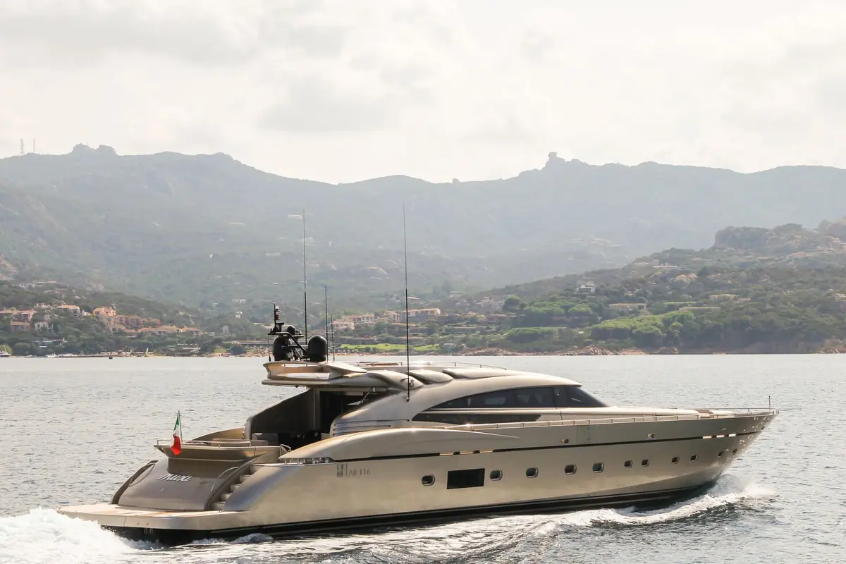 AB Yachts 116, esterno — Sardinia Lux Yachts, Sardegna. AB Yachts 116 — 36m