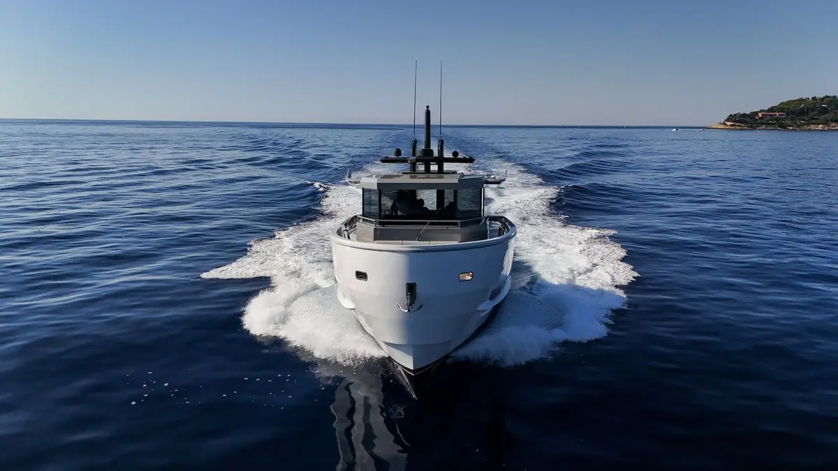 Arcadia Sherpa 60, cabina principale — Sardinia Lux Yachts, Sardegna. Arcadia Sherpa 60 — 18.7m