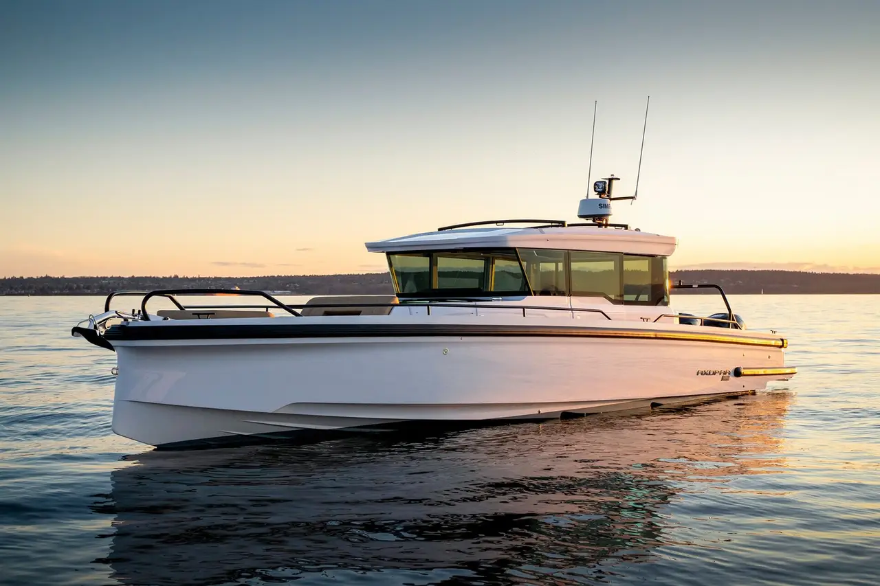 Axopar 37 — Sardinia Lux Yachts, Sardegna. Axopar 37 — 11.5m
