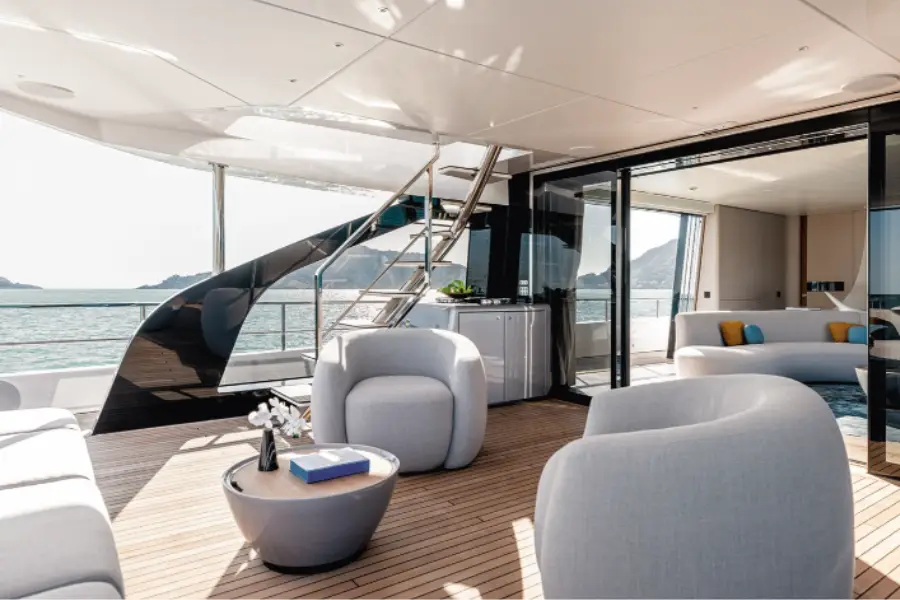 Azimut 116, salon — Sardinia Lux Yachts, Sardegna. Azimut 116 — 36m