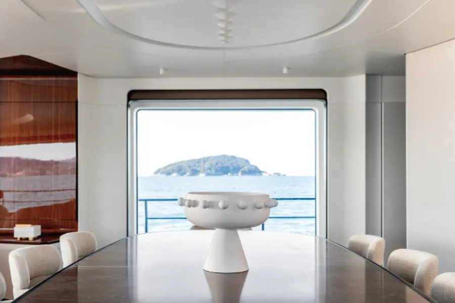 Azimut 116, flybridge — Sardinia Lux Yachts, Sardegna. Azimut 116 — 36m