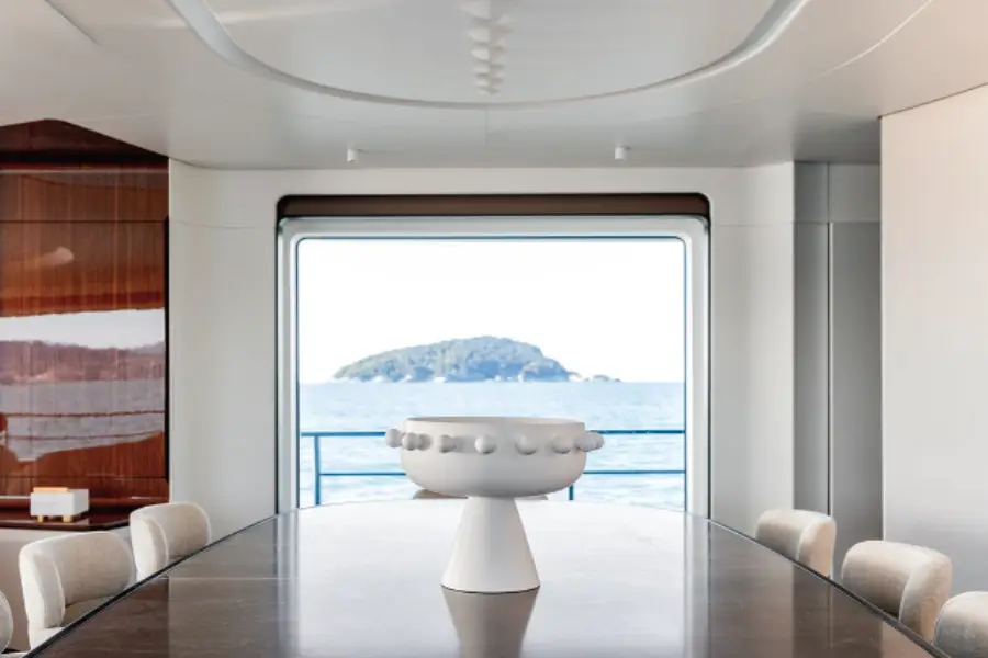 Azimut 116, flybridge — Sardinia Lux Yachts, Sardegna. Azimut 116 — 36m