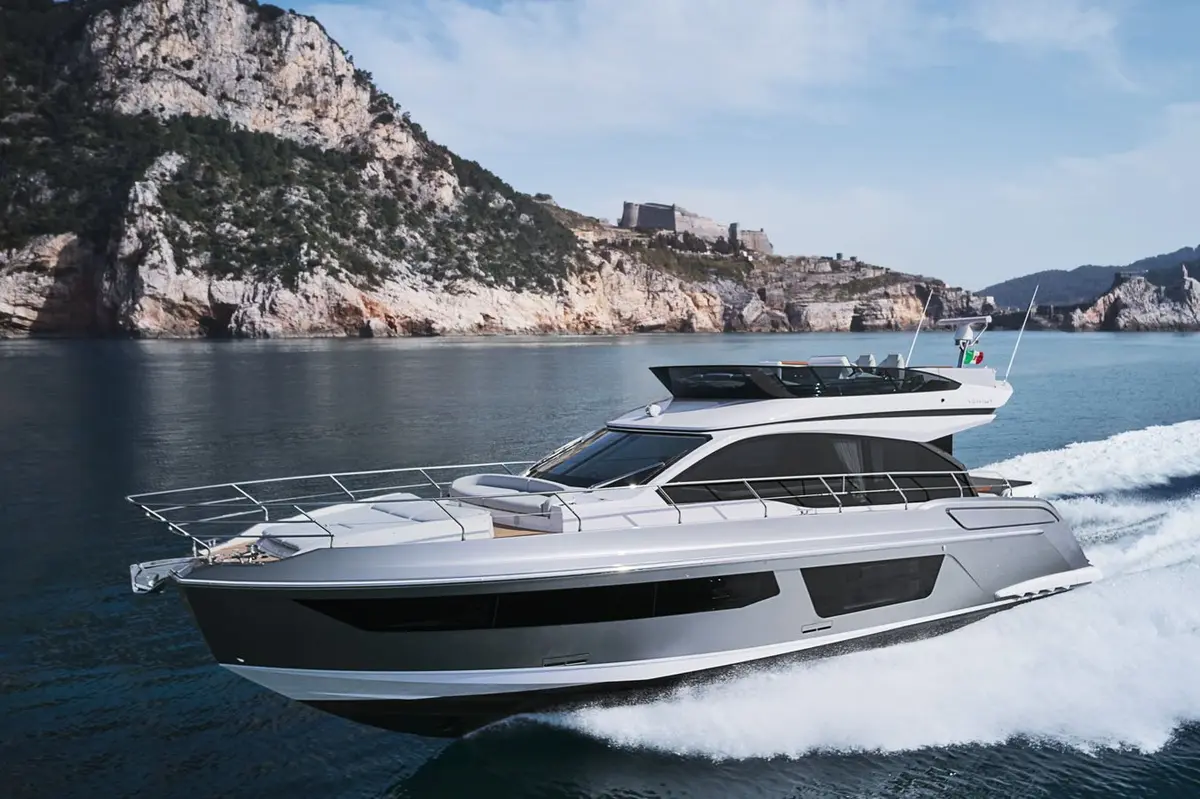 Azimut 53 — Sardinia Lux Yachts, Sardegna. Azimut 53 — 17m