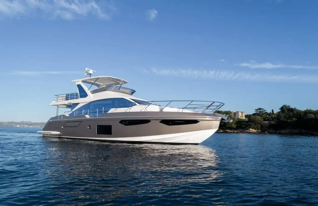 Azimut 60 Fly, esterno — Sardinia Lux Yachts, Sardegna. Azimut 60 Fly — 20m
