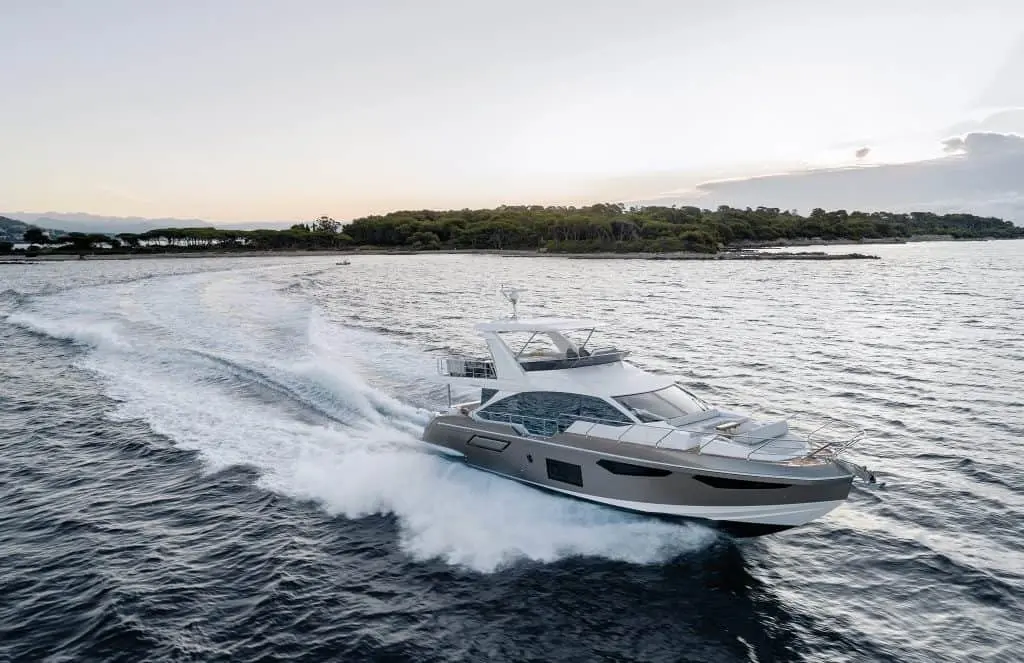 Azimut 60 Fly, ponte di poppa — Sardinia Lux Yachts, Sardegna. Azimut 60 Fly — 20m