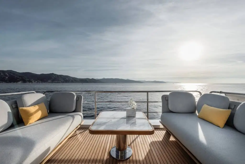 Azimut 60 Fly, cabina principale — Sardinia Lux Yachts, Sardegna. Azimut 60 Fly — 20m