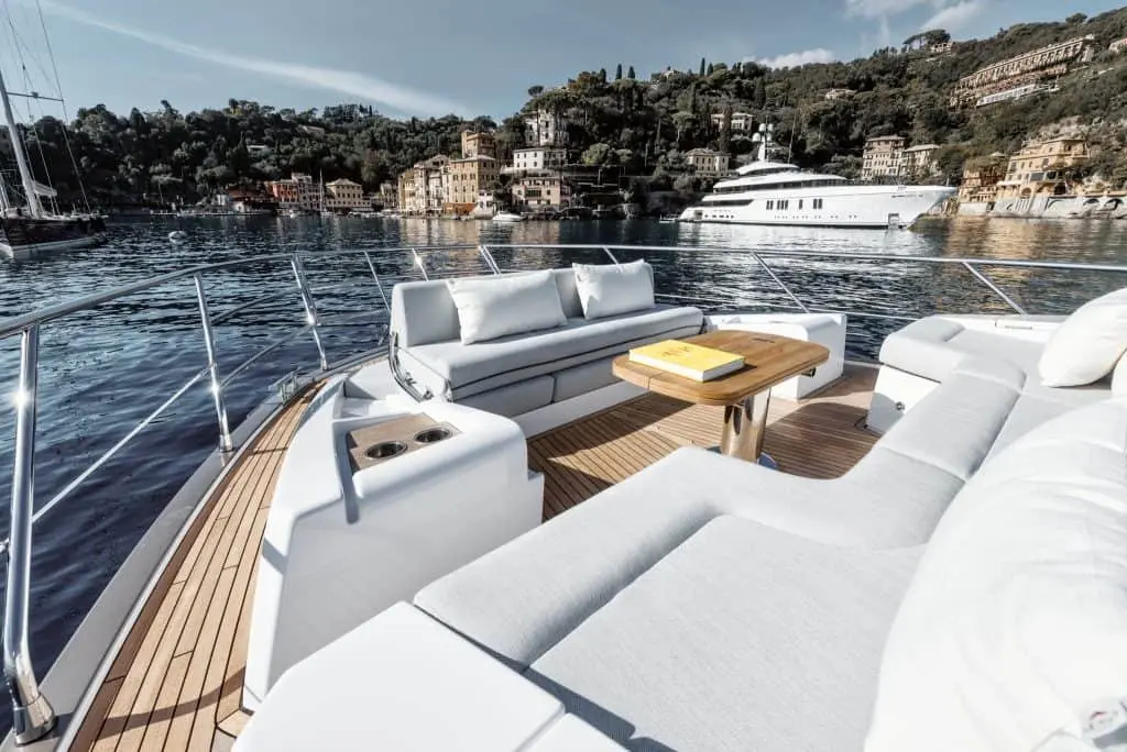 Azimut 60 Fly, esterno — Sardinia Lux Yachts, Sardegna. Azimut 60 Fly — 20m