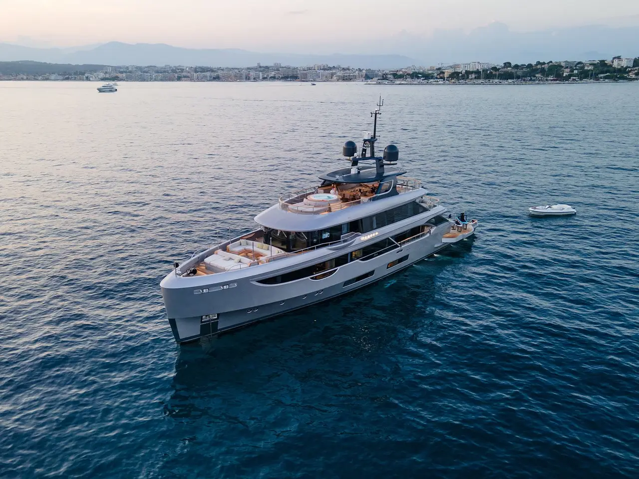 Benetti 28m, esterno — Sardinia Lux Yachts, Sardegna. Benetti 28m — 28m