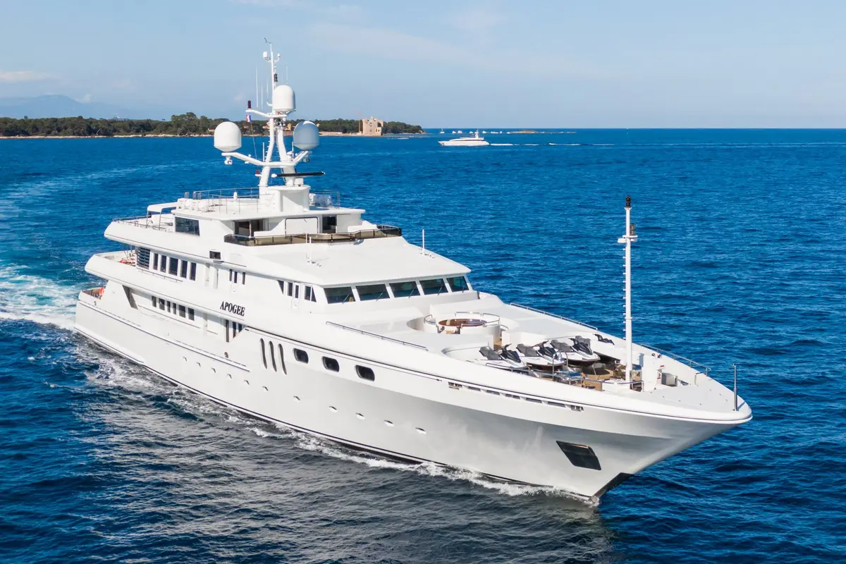 Apogee — Sardinia Lux Yachts, Cerdeña. Apogee — 62.5m