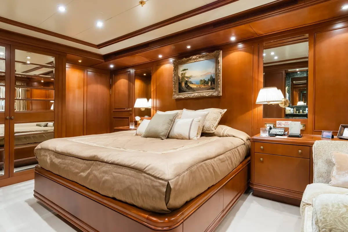 Apogee, cubierta principal — Sardinia Lux Yachts, Cerdeña. Apogee — 62.5m