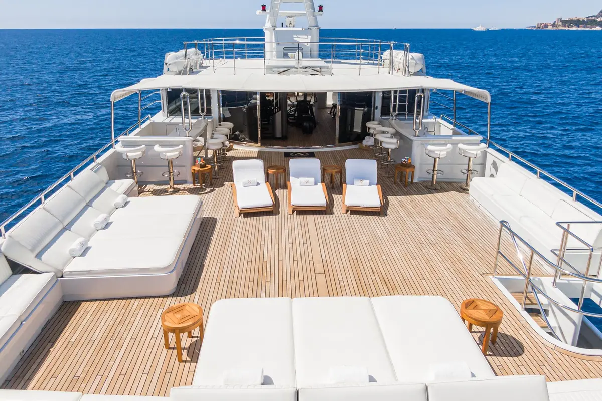 Apogee, salón — Sardinia Lux Yachts, Cerdeña. Apogee — 62.5m