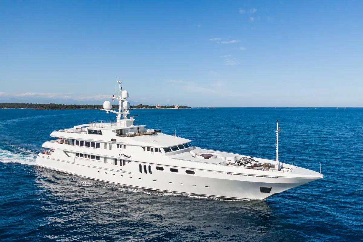 Apogee, exterior — Sardinia Lux Yachts, Cerdeña. Apogee — 62.5m
