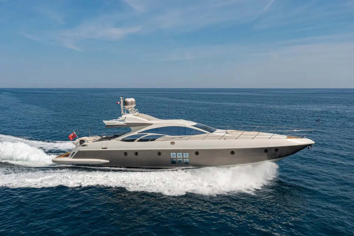 Cranchi A46, salón — Sardinia Lux Yachts, Cerdeña. Cranchi A46 — 14m