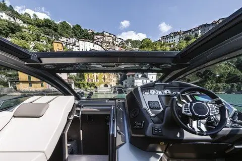 Cranchi M44 HT, ponte di poppa — Sardinia Lux Yachts, Sardegna. Cranchi M44 HT — 14m
