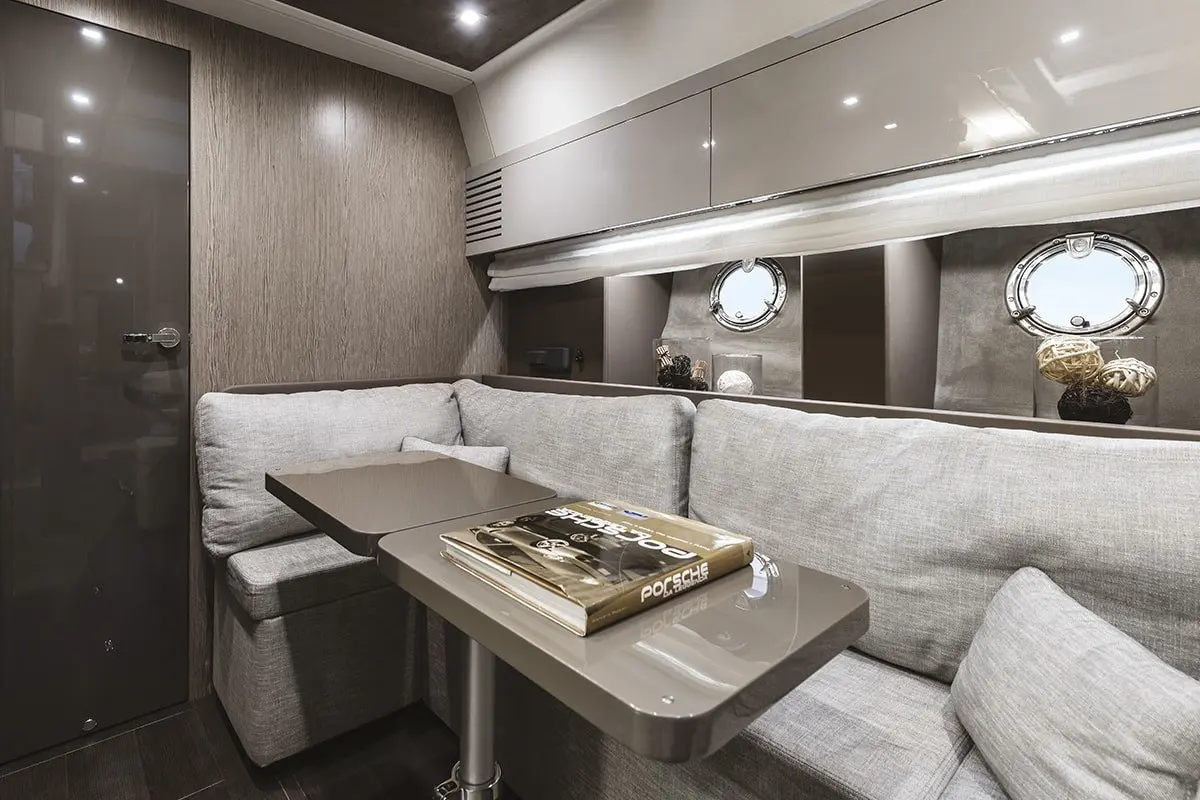 Cranchi M44 HT, esterno — Sardinia Lux Yachts, Sardegna. Cranchi M44 HT — 14m