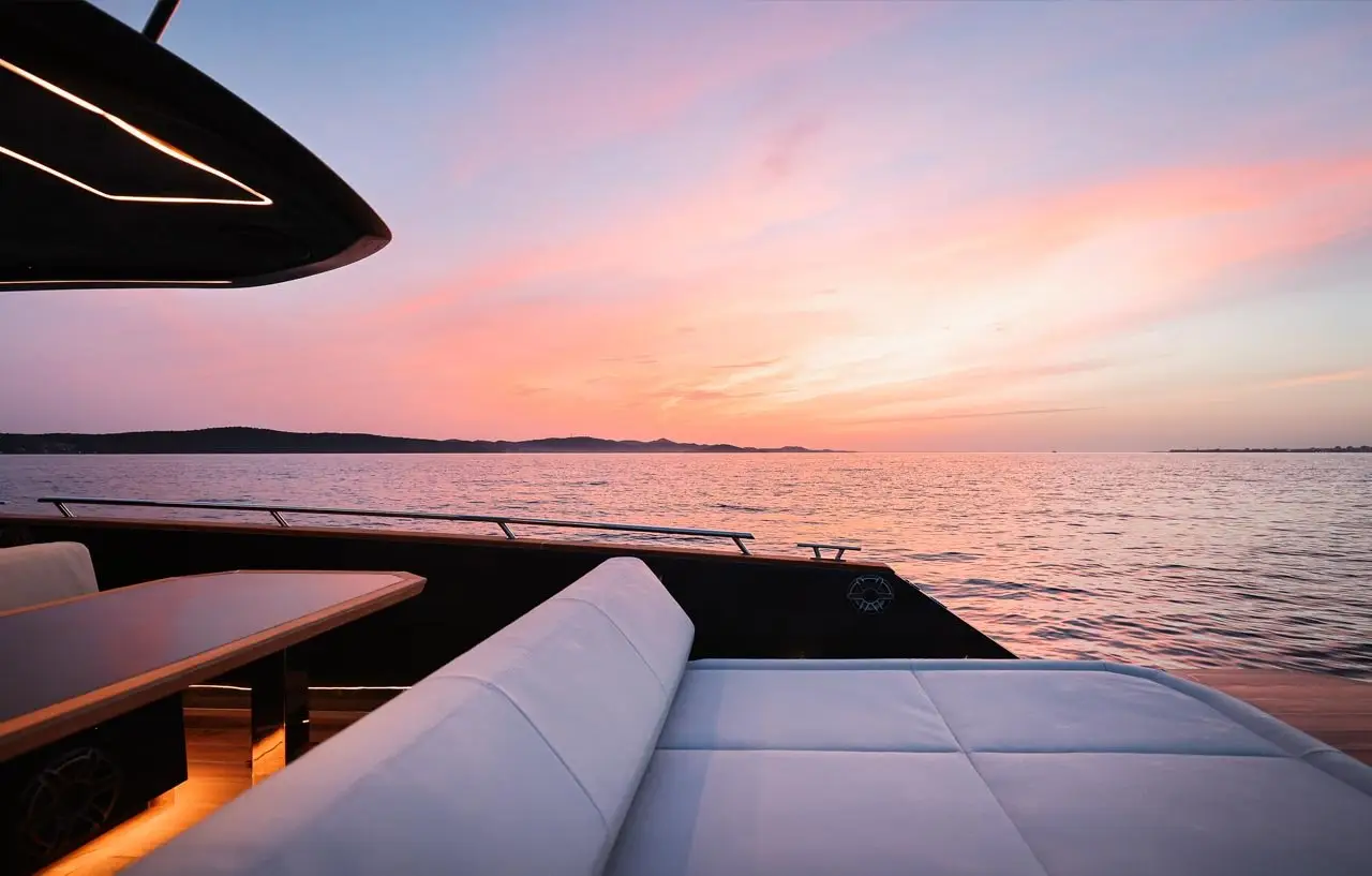 Forza 37, esterno — Sardinia Lux Yachts, Sardegna. Forza 37 — 20m