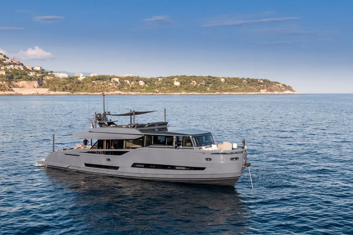 Extra 86 — Sardinia Lux Yachts, Sardinia. Extra 86 — 26m