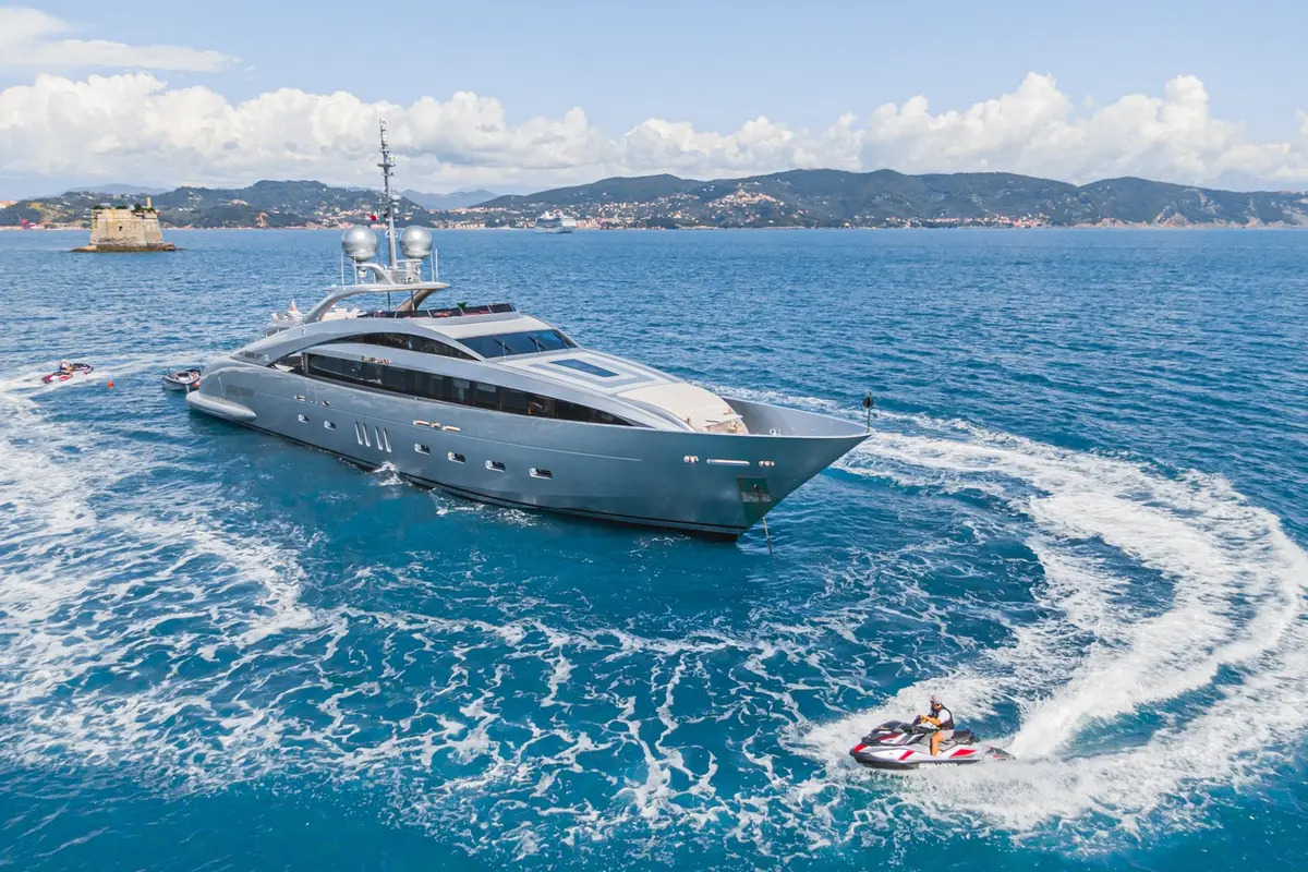 Silver Wind — Sardinia Lux Yachts, Cerdeña. Silver Wind — 44m