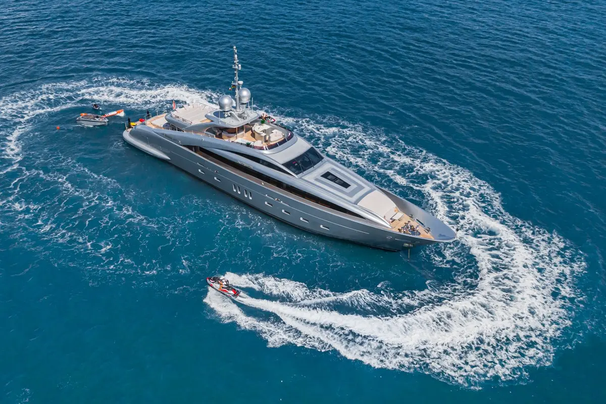 Silver Wind, exterior — Sardinia Lux Yachts, Cerdeña. Silver Wind — 44m