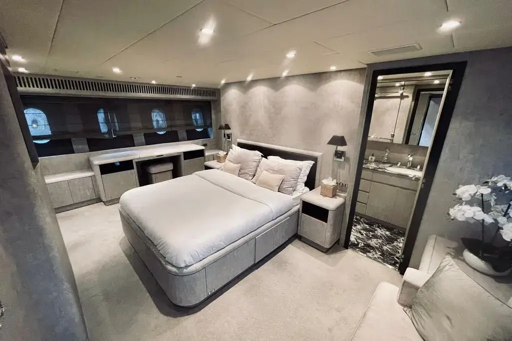 Leopard 31, salon — Sardinia Lux Yachts, Sardinia. Leopard 31 — 31m