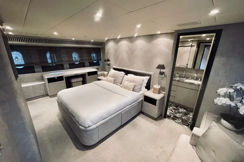 Leopard 31, salón — Sardinia Lux Yachts, Cerdeña. Leopard 31 — 31m