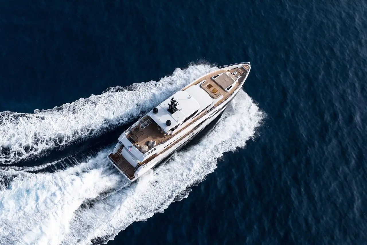 Majesty 100, esterno — Sardinia Lux Yachts, Sardegna. Majesty 100 — 32m