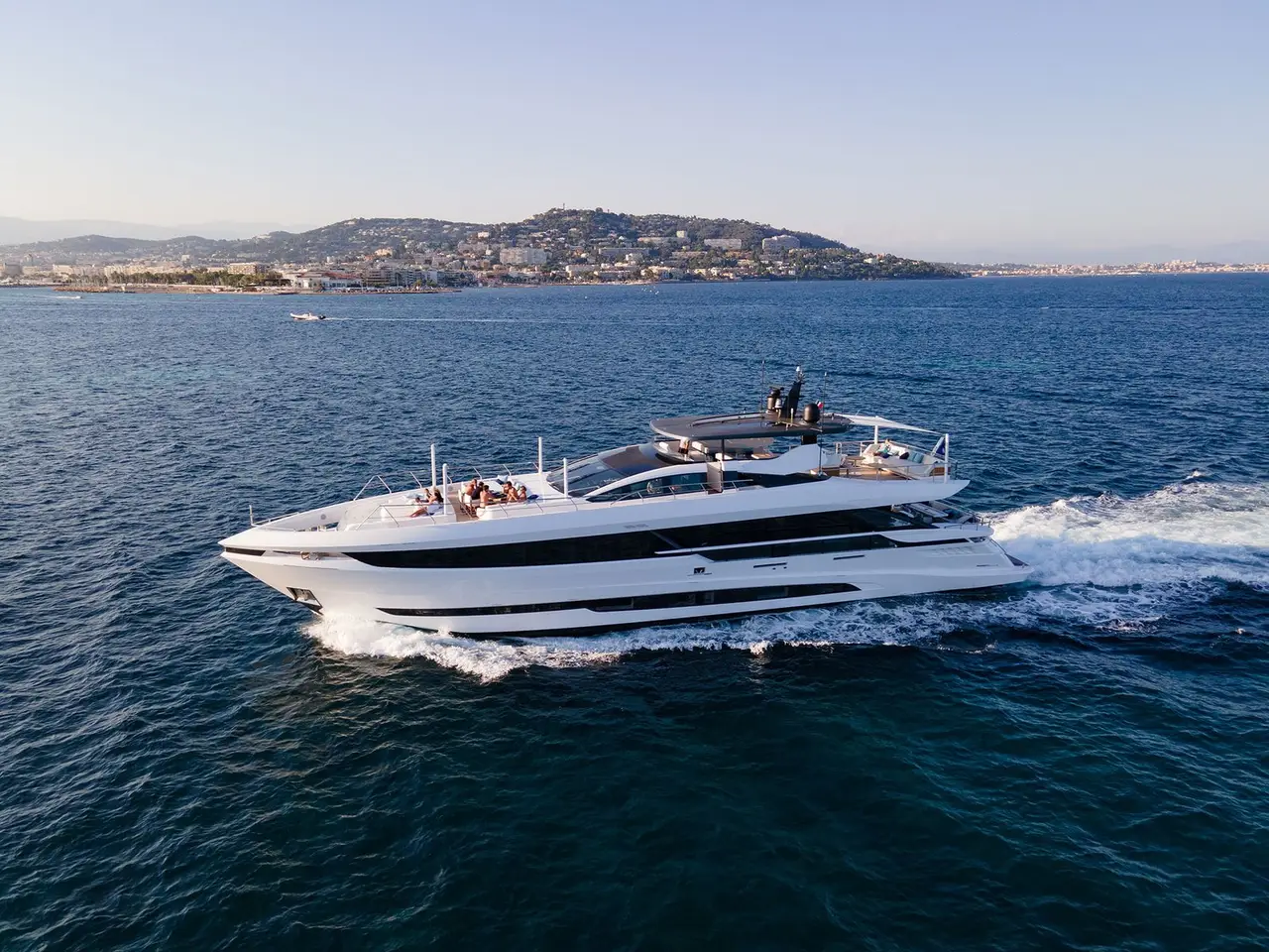Mangusta 33, esterno — Sardinia Lux Yachts, Sardegna. Mangusta 33 — 33m