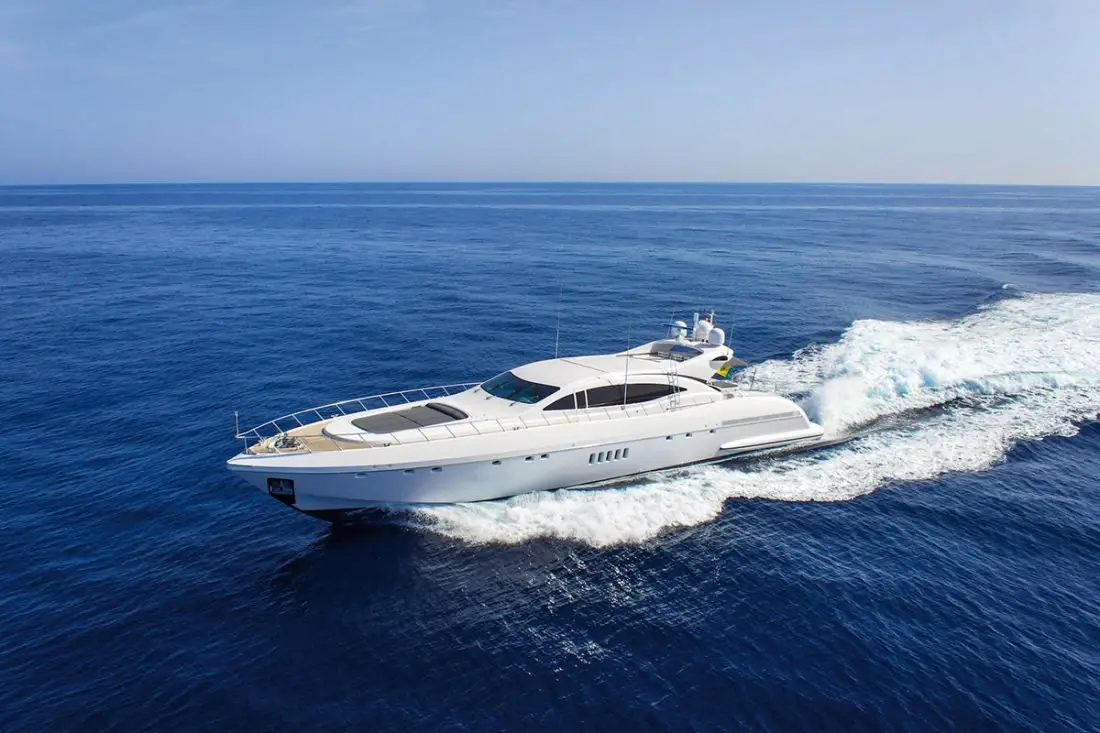 Mangusta 108 — Sardinia Lux Yachts, Sardegna. Mangusta 108 — 33m