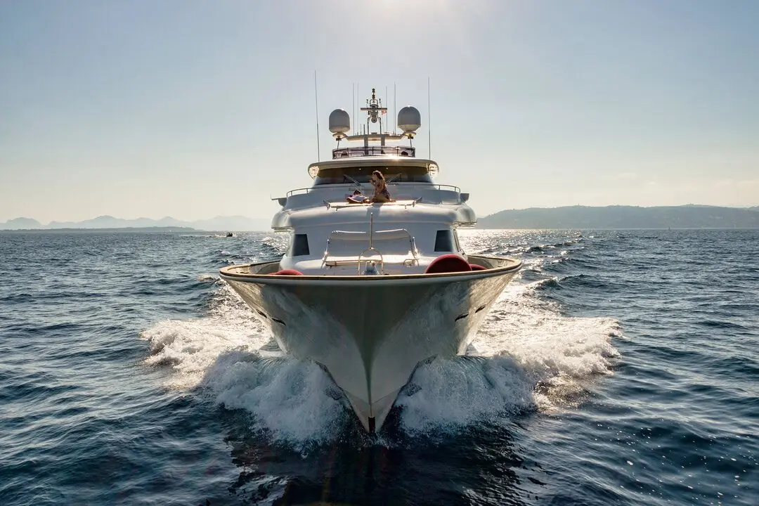 Navetta 33, salon — Sardinia Lux Yachts, Sardegna. Navetta 33 — 33m