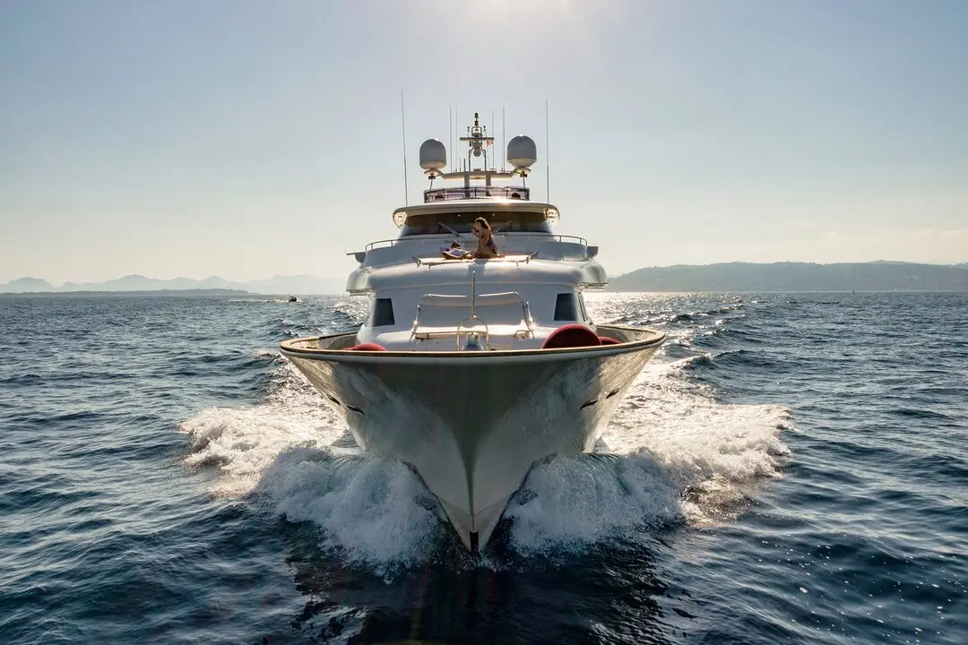 Navetta 33, salon — Sardinia Lux Yachts, Sardegna. Navetta 33 — 33m