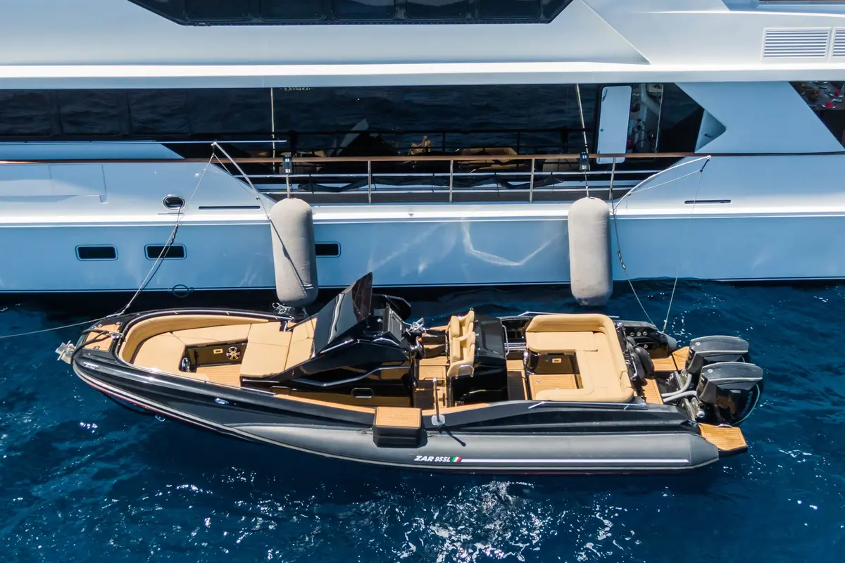 The Wellesley, ponte di poppa — Sardinia Lux Yachts, Sardegna. The Wellesley — 56m