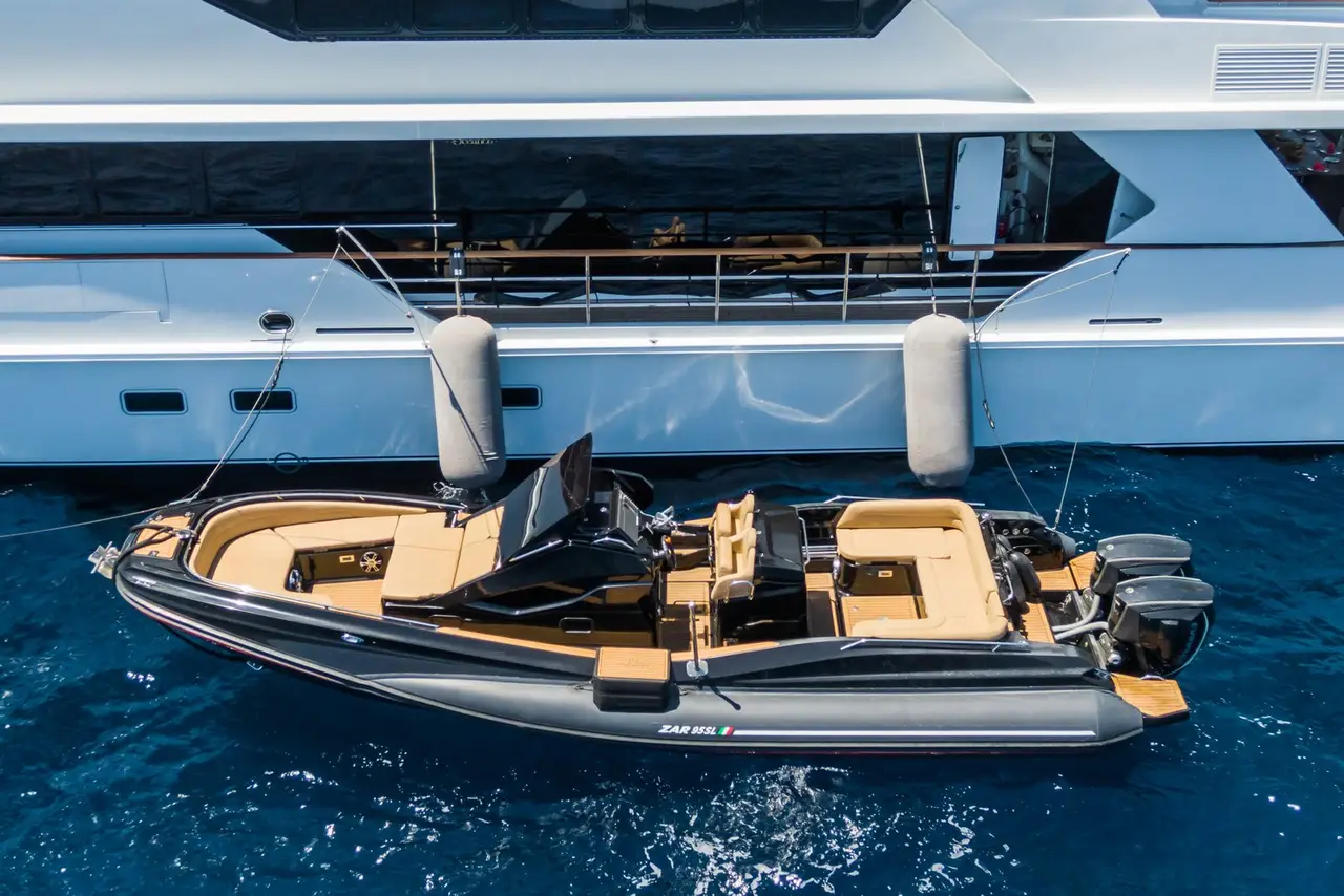 The Wellesley, ponte di poppa — Sardinia Lux Yachts, Sardegna. The Wellesley — 56m