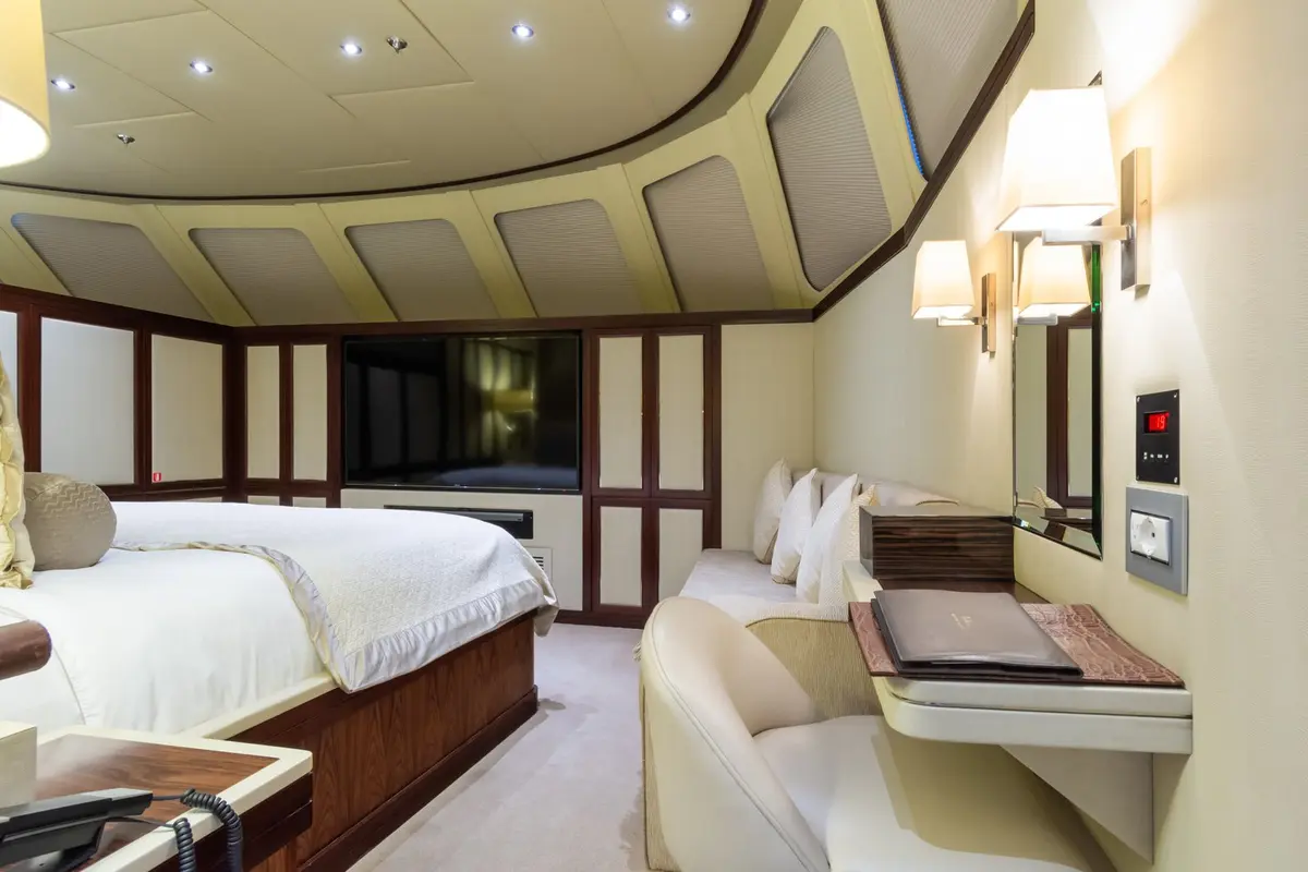 The Wellesley, flybridge — Sardinia Lux Yachts, Sardegna. The Wellesley — 56m
