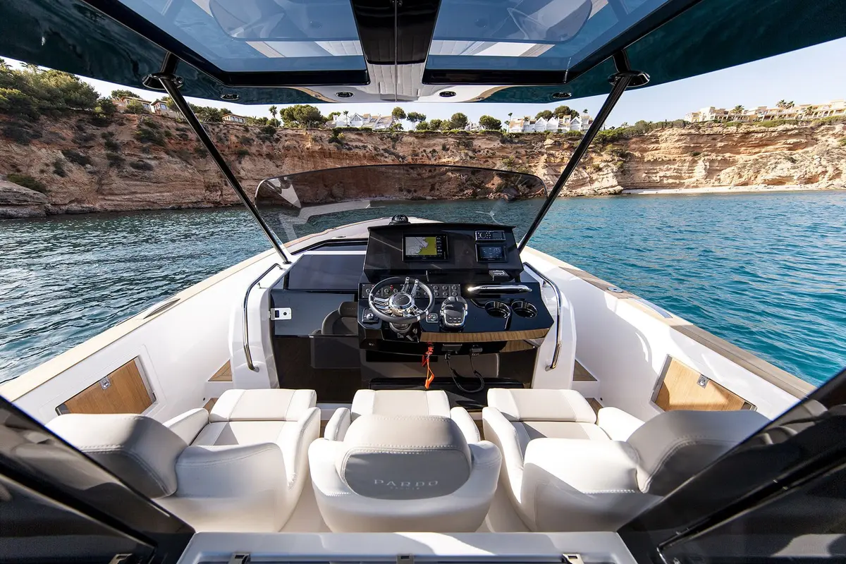 Pardo 38, esterno — Sardinia Lux Yachts, Sardegna. Pardo 38 — 11.56m