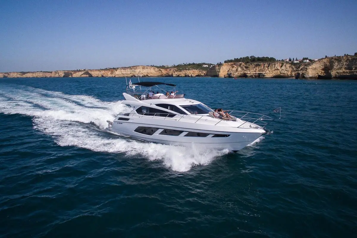 Pardo 38, salon — Sardinia Lux Yachts, Sardegna. Pardo 38 — 11.56m