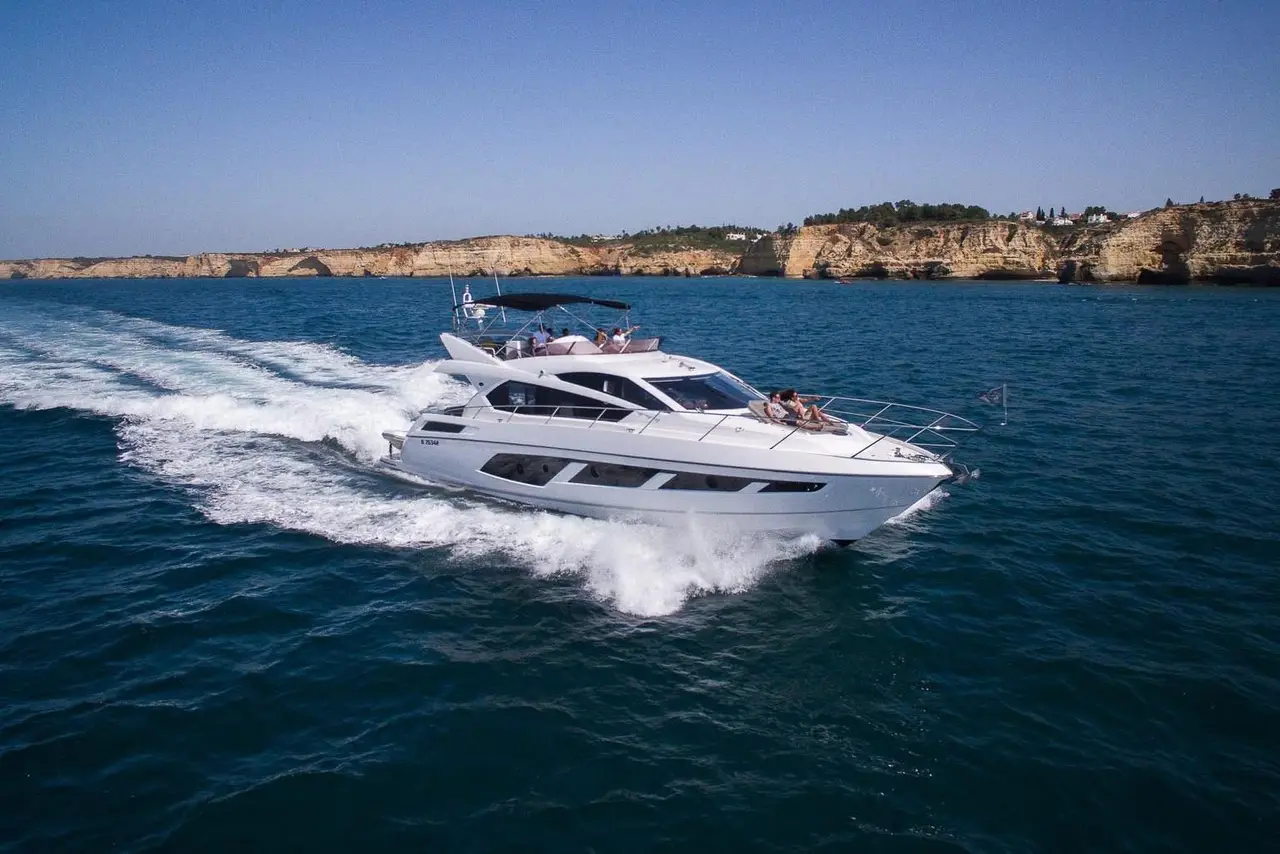 Pardo 38, salon — Sardinia Lux Yachts, Sardegna. Pardo 38 — 11.56m