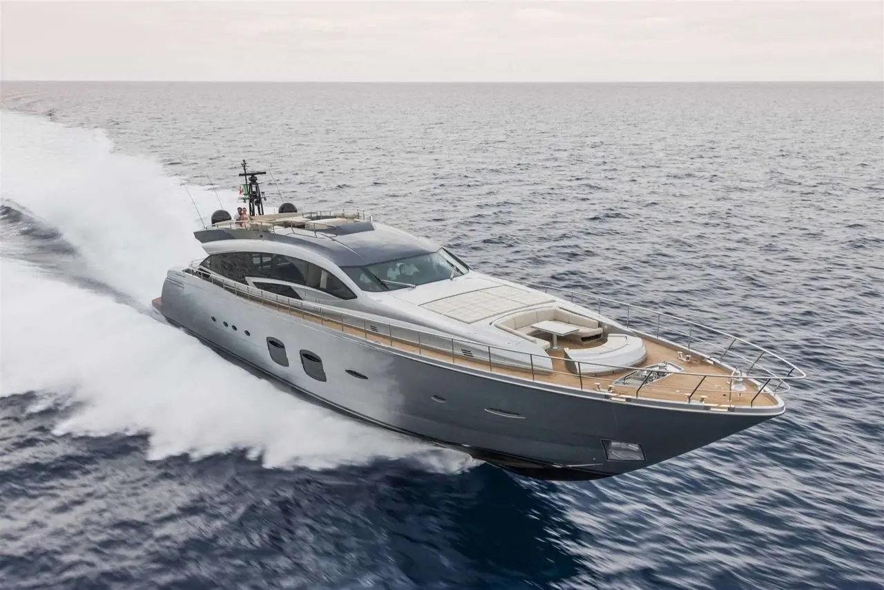 Pershing 108 — Sardinia Lux Yachts, Sardegna. Pershing 108 — 33m