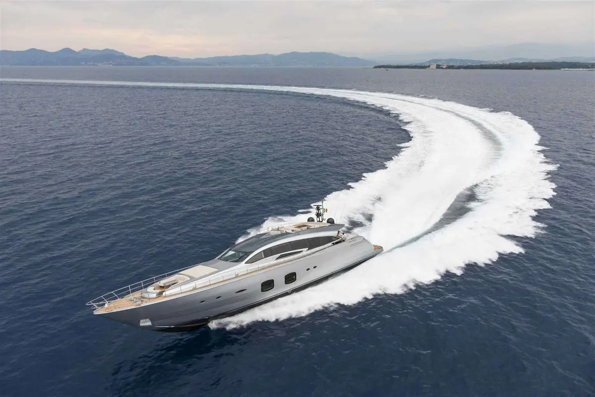 Pershing 108, exterior — Sardinia Lux Yachts, Cerdeña. Pershing 108 — 33m