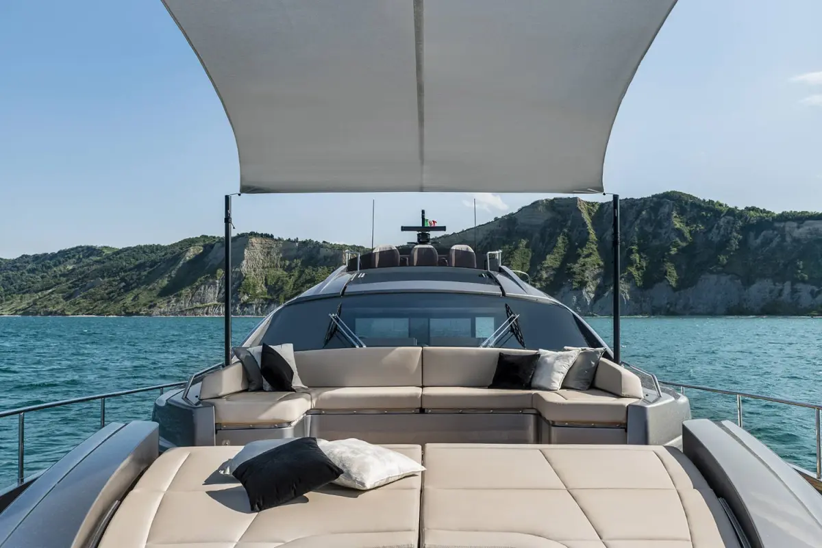 Pershing 8X, aft deck — Sardinia Lux Yachts, Sardinia. Pershing 8X — 25m
