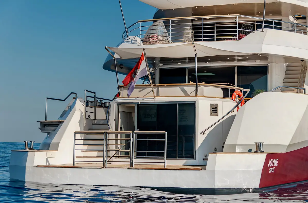 Philip Zepter 50m, ponte principale — Sardinia Lux Yachts, Sardegna. Philip Zepter 50m — 50m