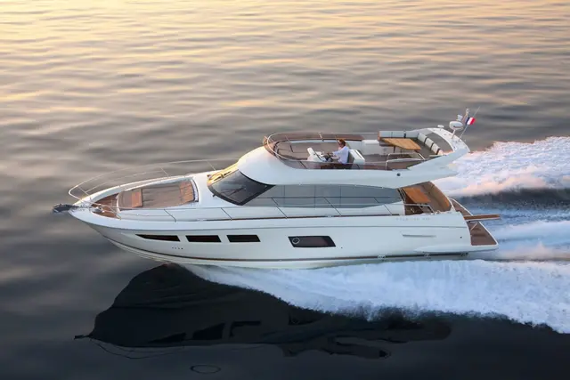 Prestige 550 FLY — Sardinia Lux Yachts, Sardinia