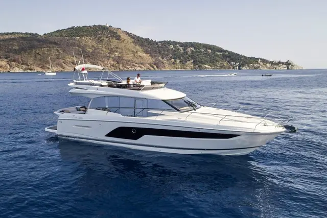 Prestige 590 Fly — Sardinia Lux Yachts, Sardinia