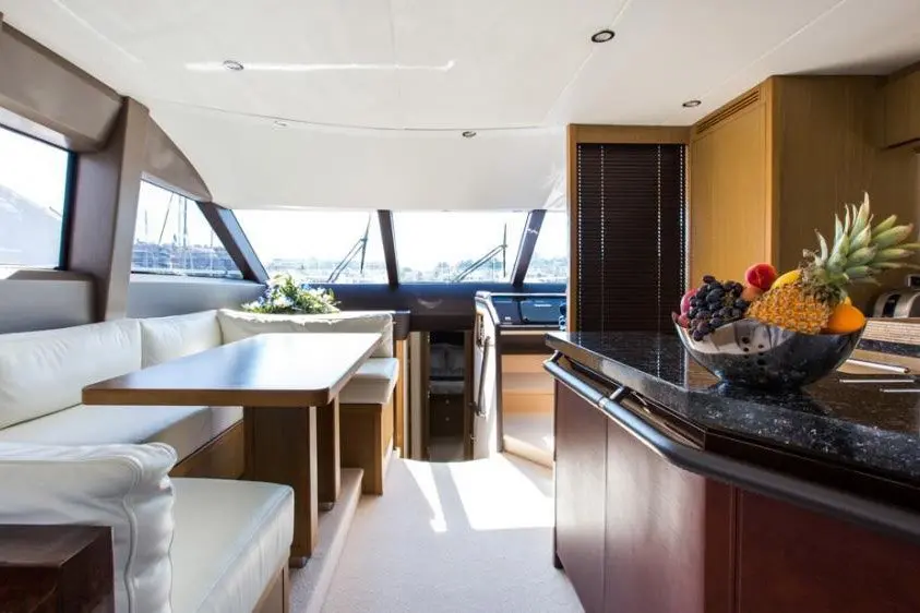 Princess 68 Fly, extérieur — Sardinia Lux Yachts, Sardaigne. Princess 68 Fly — 21m