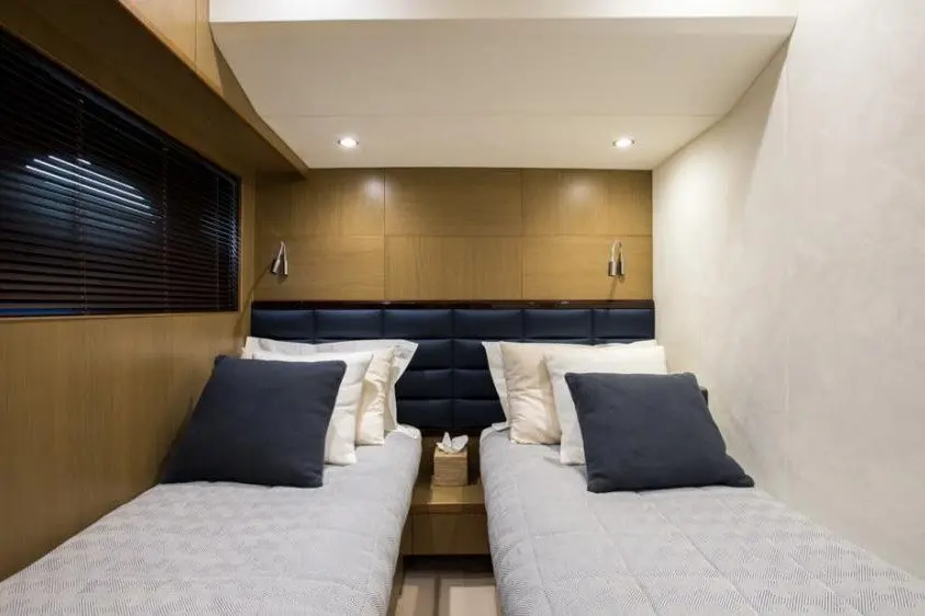 Princess 68 Fly, extérieur — Sardinia Lux Yachts, Sardaigne. Princess 68 Fly — 21m