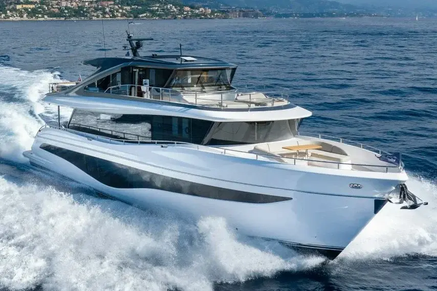 Princess Y80 — Sardinia Lux Yachts, Sardegna. Princess Y80 — 25m
