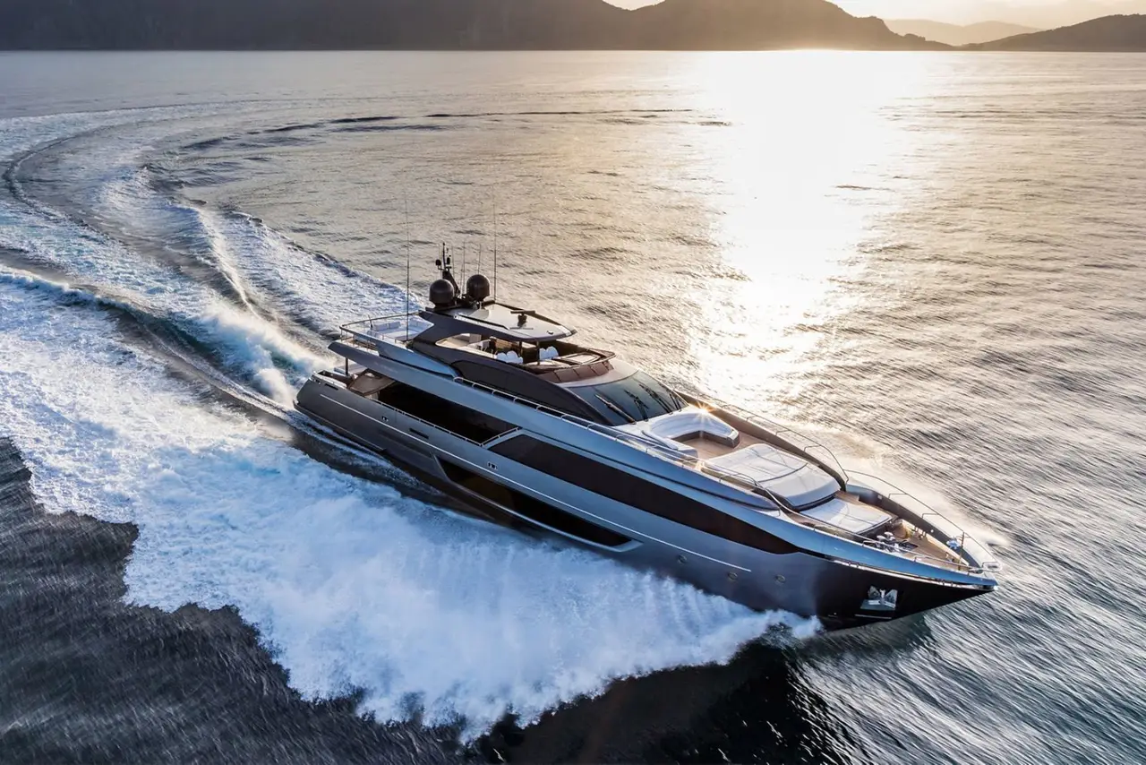 Riva 110, esterno — Sardinia Lux Yachts, Sardegna. Riva 110 — 33m