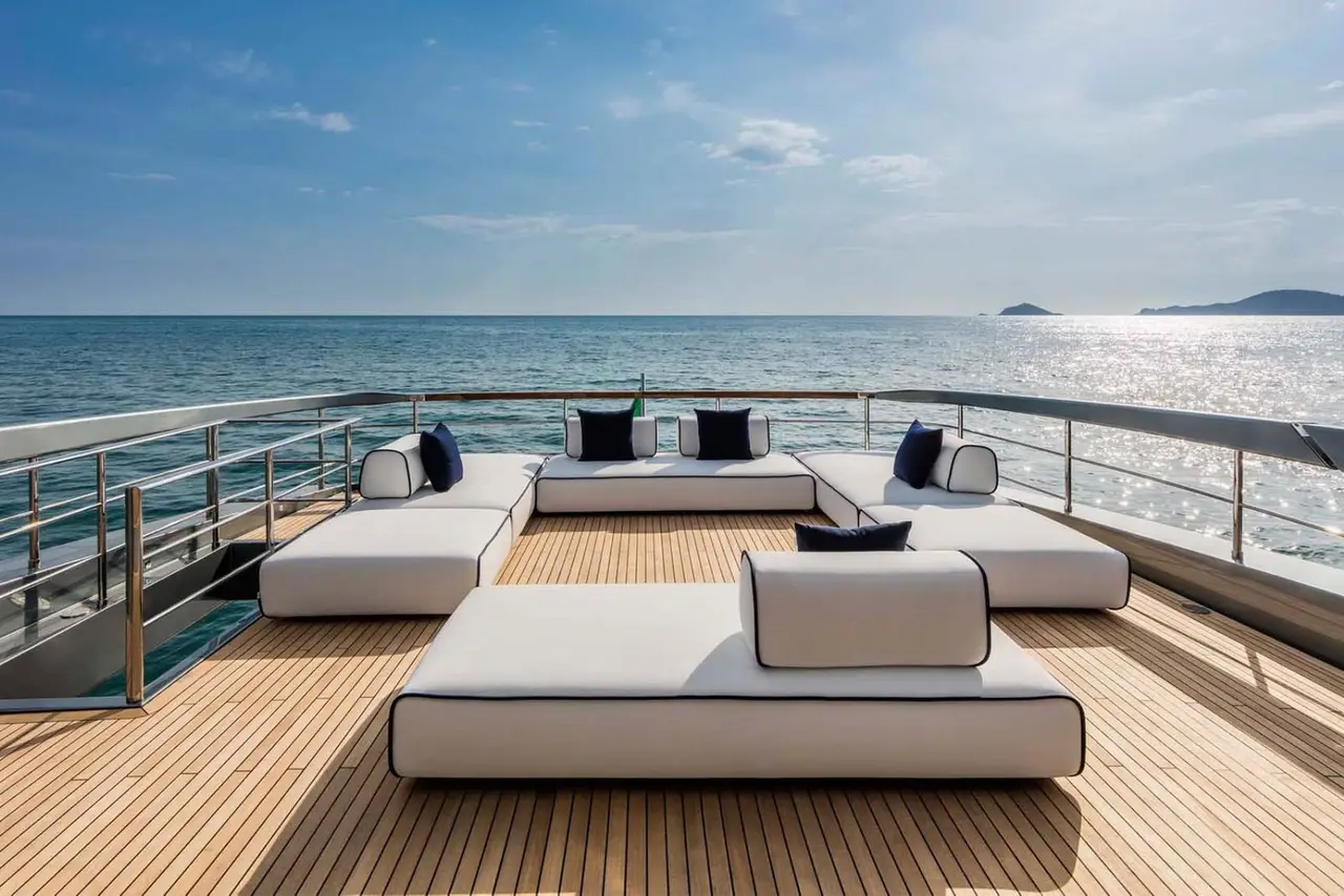 Riva 110, salon — Sardinia Lux Yachts, Sardegna. Riva 110 — 33m