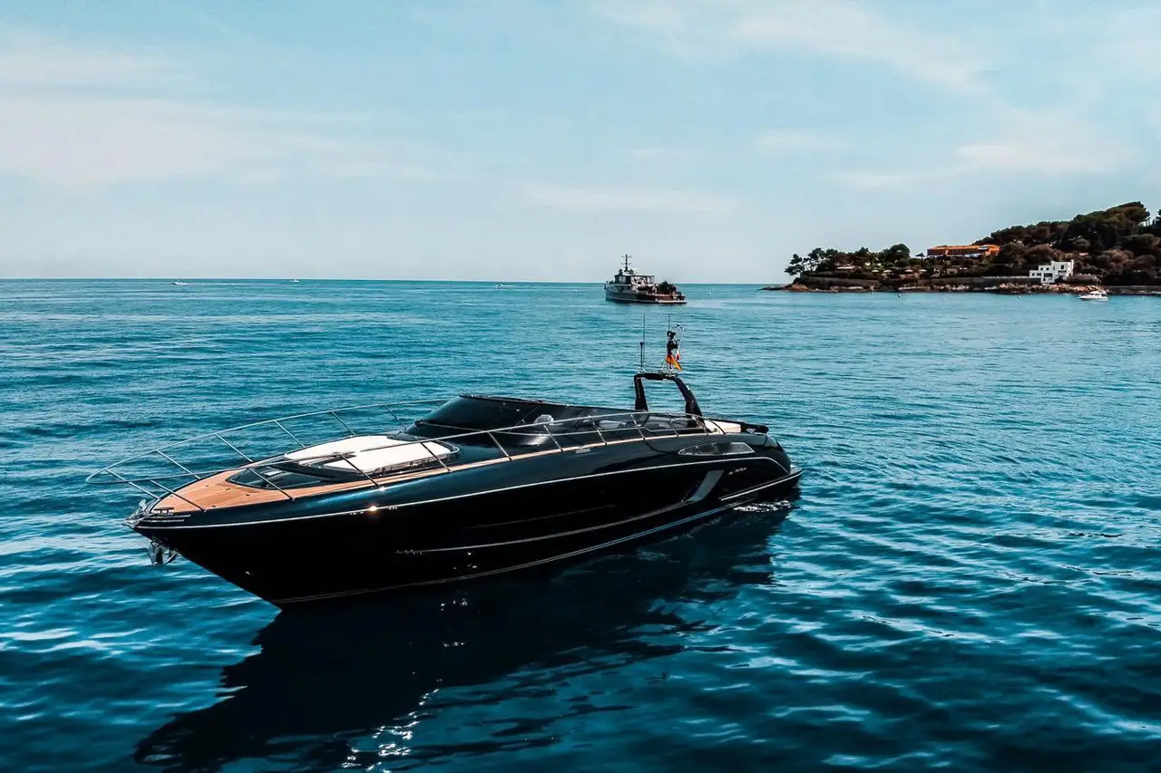 Riva 56 Rivale, ponte di poppa — Sardinia Lux Yachts, Sardegna. Riva 56 Rivale — 17m
