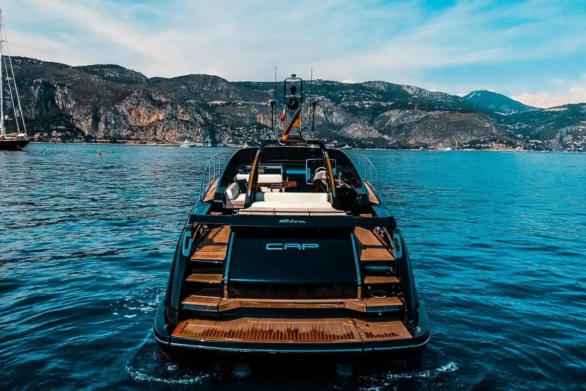 Riva 56 Rivale, flybridge — Sardinia Lux Yachts, Sardegna. Riva 56 Rivale — 17m