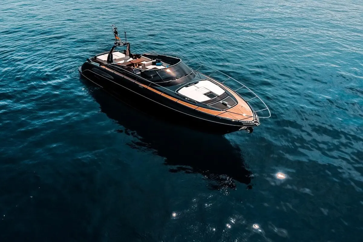 Riva 56 Rivale, esterno — Sardinia Lux Yachts, Sardegna. Riva 56 Rivale — 17m